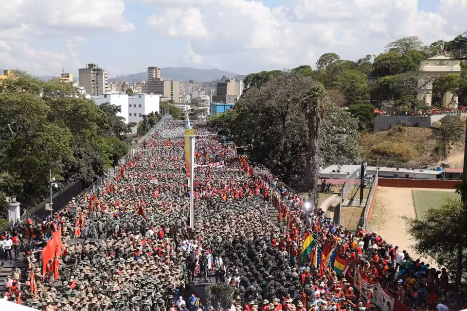 Ave. Sucre full of people during the march to celebrate the 20th anniversary of the Coup against Hugo Chavez in April 2002. Photo: PSUV.