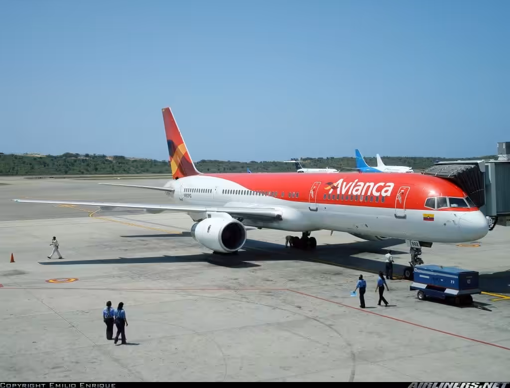 Avianca airplane at the Simon Bolivar International Airport in Maiquetia, serving Caracas, Venezuela. Photo: Emilio Enrique.