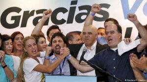 Venezuelan opposition leadership celebrating victory in parliamentary elections in 2015. Since then mistake by mistake the opposition has build its own road to almost extintion. Photo: Reuters/C. Rawlins.