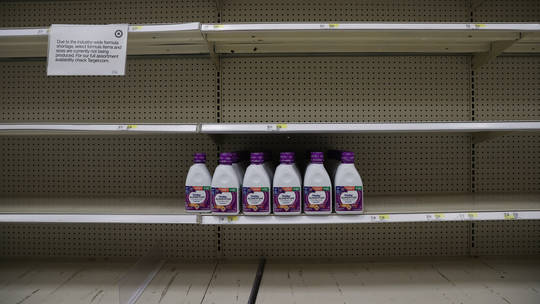 Similac baby formulas are seen at empty baby formula section shelves at a Target store due to shortage in the availability of baby food on May 17, 2022, in New Jersey, United States. © Tayfun Coskun / Anadolu Agency via Getty Images.