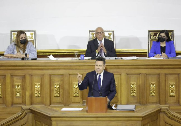 Venezuelan ambassador to the United Nations, Samuel Moncada, speaking at the National Assembly about Washington's attempts to oust President Nicolas Maduro and invade Venezuela. Photo: Twitter/@Mippcivzla.