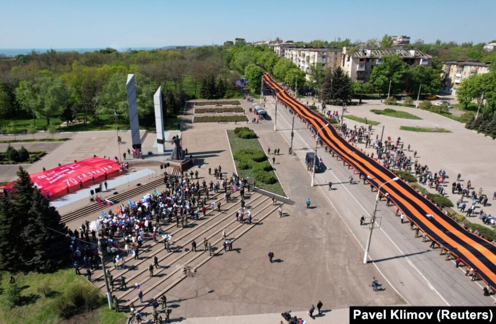 Victory Day celebrations in Mariupol on May 9, on the occasion of USSR's victory over fascism in World War II. Photo: Reuters/Pavel Klimov