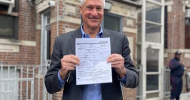 Featured image: Environmental lawyer Steven Donziger shows his release papers on April 25, 2022, in New York City. Photo: Twitter/@SDonziger