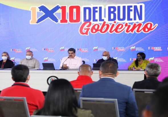 Venezuelan President Nicolas Maduro in a public event about the launching of the 1x10 system. Photo: Venezuela News.