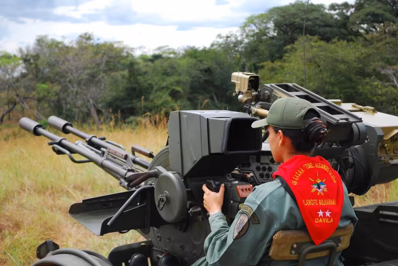 A Russian ZU-23 anti-aircraft gun operated by members of the Bolivarian National Armed Force. Photo: Twitter/@CEOFANB.