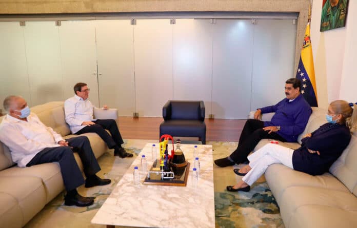 Featured image: President Nicolás Maduro, with wife and PSUV leader Cilia Flores, in meeting with Cuban Foreign Affairs Minister Bruno Rodríguez and the Cuban Ambassador to Venezuela, Dagoberto Rodríguez. Photo: Twitter/@PresidentialVen