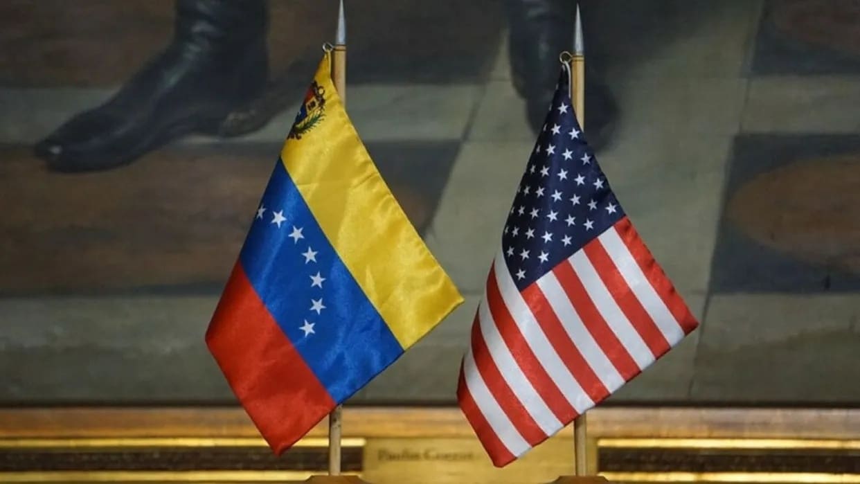 Table stand flags of Venezuela and the US. File photo.