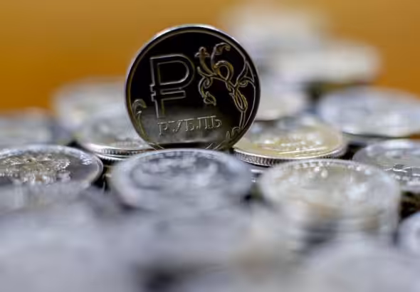 Russian Ruble coins. Photo: Getty Images / Anadolu Agency / Contributor.