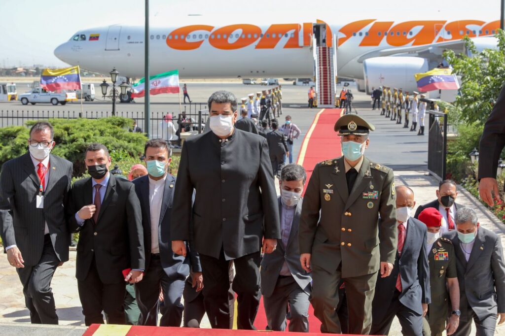 Venezuelan President Nicolás Maduro being received by Iranian authorities upon his arrival in Tehran, Friday June 10, 2022. Photo: Twitter/@NicolasMaduro.
