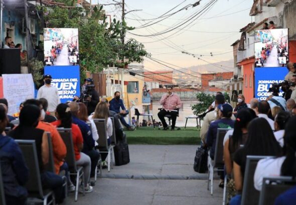 President Nicolás Maduro during a working meeting with communes in Caracas. Photo: Prensa Presidencial.