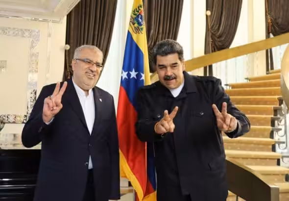 Iranian Oil Minister Javad Owji (left) and Venezuelan President Nicolás Maduro (right). Photo: Twitter/@SudebanInforma.