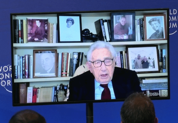 Henry Kissinger speaks at the World Economic Forum. Screenshot from the official online stream. Photo: RT.