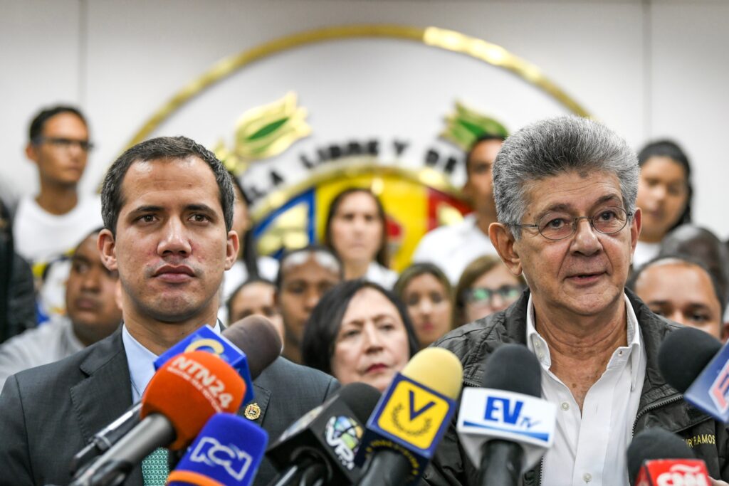 Former deputy Juan Guaidó (left) and Henry Ramos Allup (right). File photo: Democratic Action.