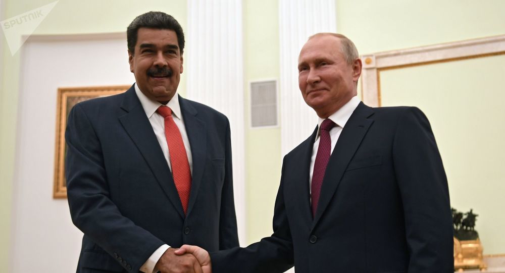 Venezuela's President Maduro shakes hands with Russian President Putin, September 25, 2019. Photo: Reuters.