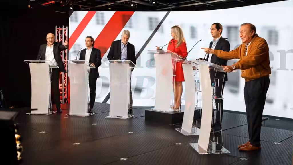Rodolfo Hernández (the far-right candidate) during a debate organized by Semana Magazine with independent presidential candidates, in November, 2021. Photo: Guillermo Torres/Semana.