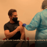 Uruguayan President Luis Lacalle Pou receiving a COVID-19 vaccine. Photo: HispanTV. 