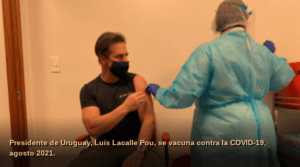 Uruguayan President Luis Lacalle Pou receiving a COVID-19 vaccine. Photo: HispanTV. 