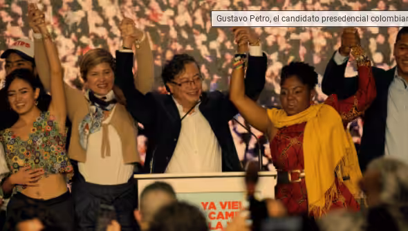 Gustavo Petro during his electoral campaign. Photo: AP Photo/Fernando Vergara. 