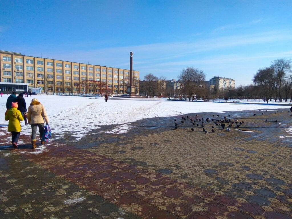 Main square of Severodonetsk, Ukraine, February 2018. Photo: Visem, CC BY-SA 4.0, Wikimedia Commons.