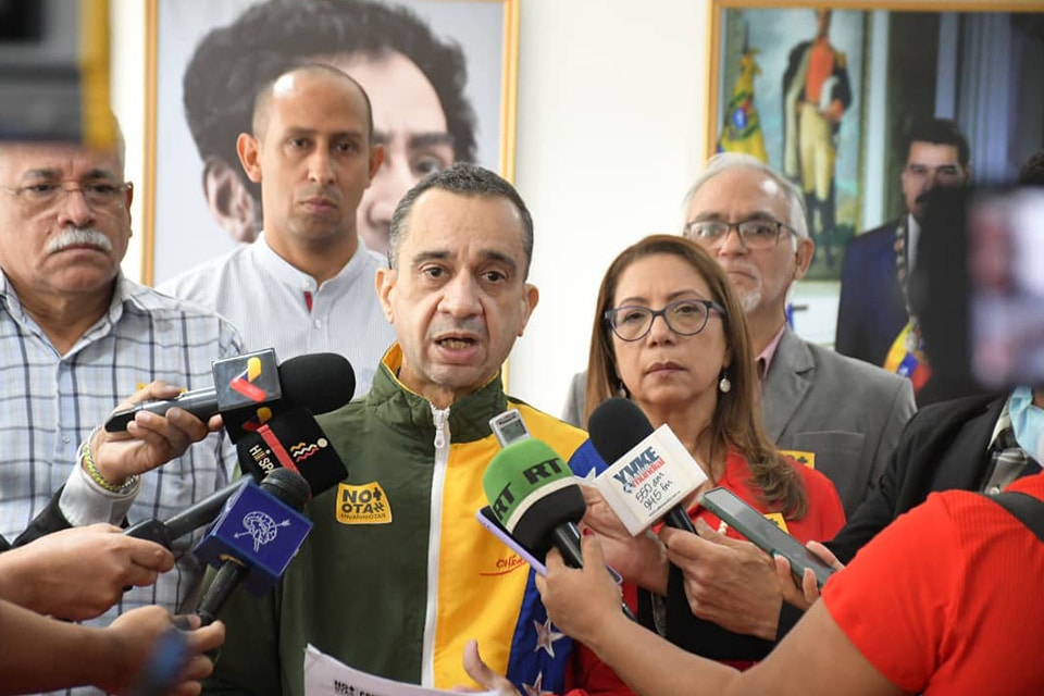 National Assembly Deputy Julio Chávez briefs the press about the anti-NATO summit that Venezuela will hold in Táchira state at the end of June. Photo: Sputnik.