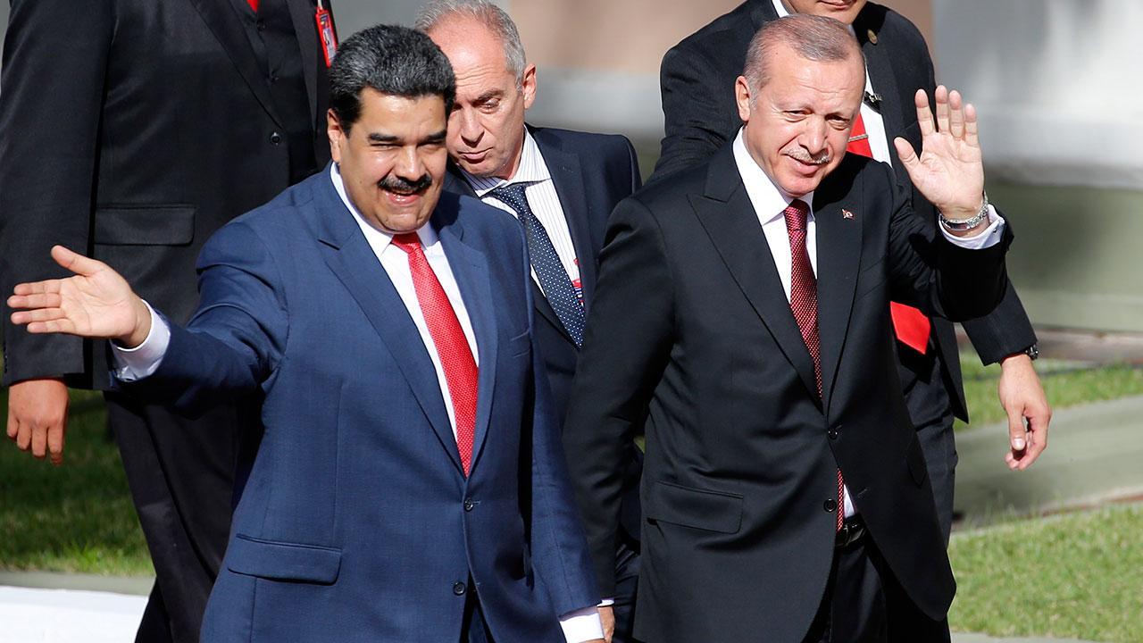 Venezuelan President Nicolás Maduro (left) and Turkish President Recep Tayyip Erdoğan (right) during a previous encounter. Photo: AA/Murat Kaynak.