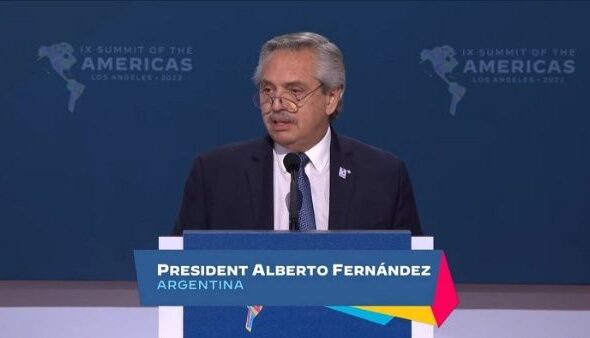 President Alberto Fernández of Argentina during his speech at the 9th Summit of the Americas, on June 9, 2022. Photo: Twitter/@Joseescorcia_19