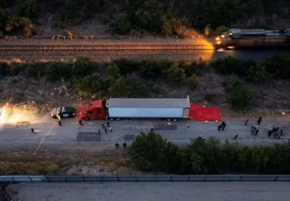 50 migrants were found dead inside a truck container in San Antonio, Texas. Photo from social media.