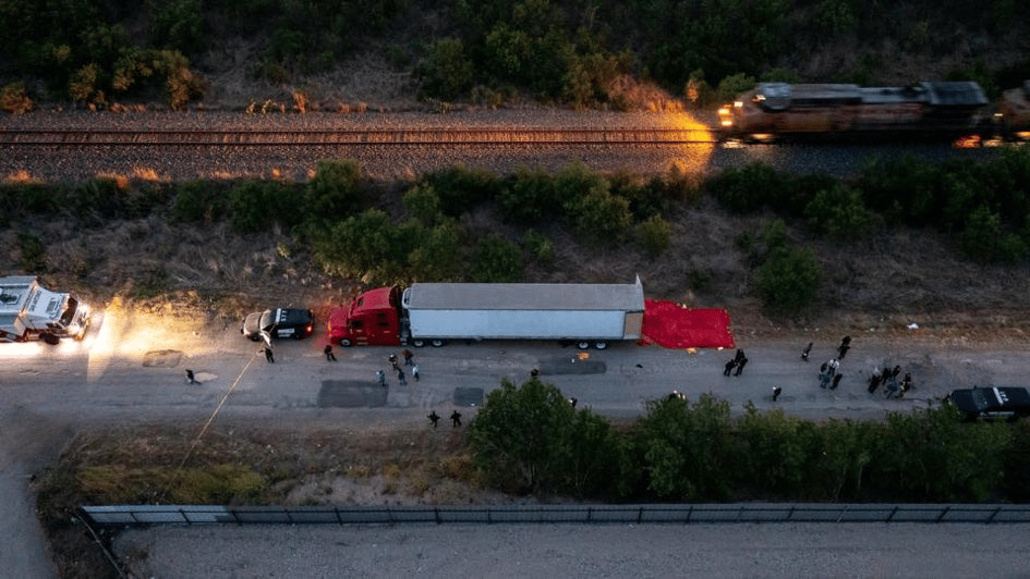 50 migrants were found dead inside a truck container in San Antonio, Texas. Photo from social media.