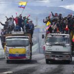 Two trucks loaded with Indigenous protesters from the countryside arriving in Quito. Photo: Diario Dia.