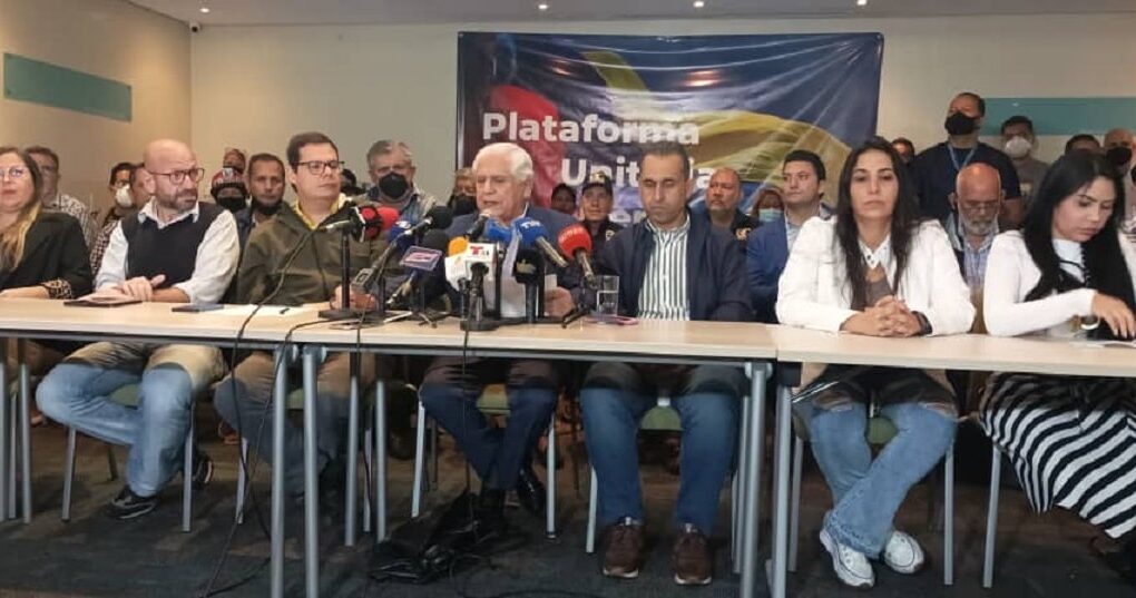 Omar Barboza with opposition politicians, announcing presidential primaries for 2023, in advance of the 2024 Venezuelan presidential elections. Photo: RedRadioVE.
