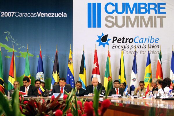 Opening session of the Petro Caribe 2007 Caracas Summit with President Hugo Chávez chairing the session along with then minister for foreign affairs, Nicolás Maduro. File photo.