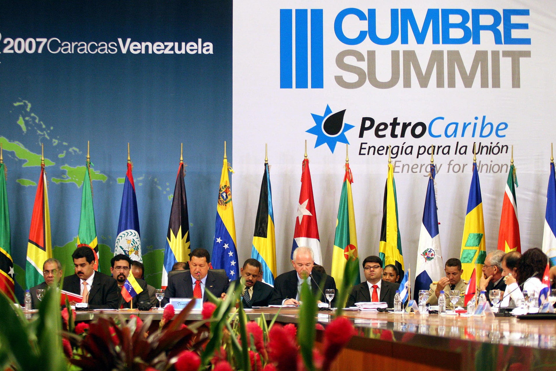 Opening session of the Petro Caribe 2007 Caracas Summit with President Hugo Chávez chairing the session along with then minister for foreign affairs, Nicolás Maduro. File photo.