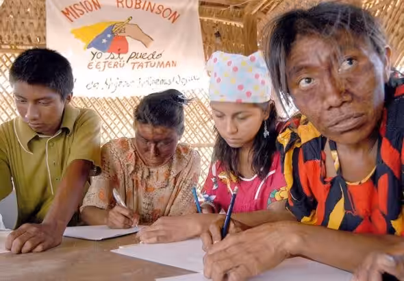 Liberating Literacy: Indigenous people of the Wayuu nation learn to read and write with the Robinson mission in Casusai, Alta Guajira Parish, in the northern-most state of Zulia, Venezuela. Photo: Franklin Reyes/J Rebelde/CC