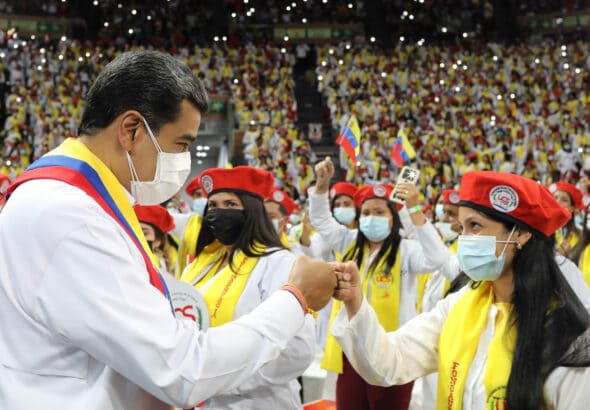 Venezuelan President Nicolás Maduro greeting new healthcare graduates during a massive graduation ceremony, July 14, 2022. Photo: Presidential Press.