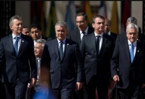 From right to left, former Chilean president Sebastian Pinera, Brazilian president Jair Bolsonaro, Colombian former president Ivan Duque, Ecuadorian former president Lenin Moreno and Argentinian former president Mauricio Macri. All these presidents marked an epoch of strong turn to the right in Latin American politics with governments strongly subservents to US interests. Photo: Esteban Félix/AP.