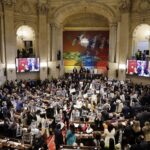 Colombia's new progressive parliament boos outgoing president Iván Duque during the parts of his speech considered blatant lies. Photo: EFE.