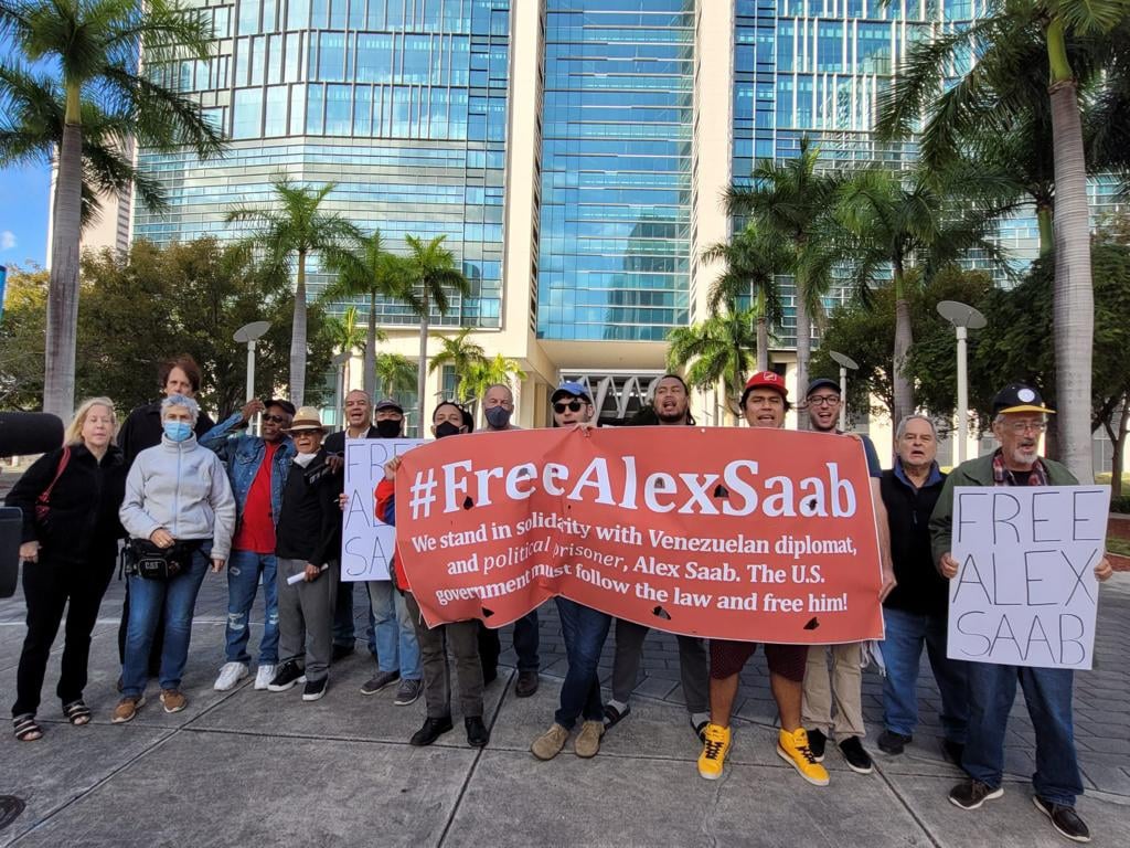 A demonstration in Miami demanding freedom for Venezuelan diplomat Alex Saab, kidnapped by US authorities. Photo: Twitter/@RoiLopezRivas