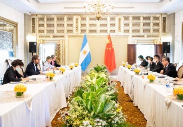 Meeting between Foreign Affairs Ministry delegations of Argentina and China. Photo: Twitter/@SantiagoCafiero