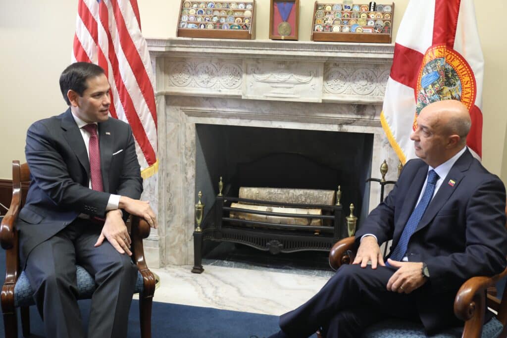 CIA asset Iván Simonovis in a meeting with US Senator Marco Rubio in 2019. Photo: Twitter/@SenRubioPress.