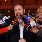 Opposition politician Timoteo Zambrano giving a statement to the press in 2020. Photo: Twitter/@ViceVenezuela.