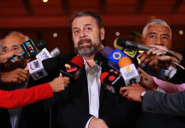 Opposition politician Timoteo Zambrano giving a statement to the press in 2020. Photo: Twitter/@ViceVenezuela.