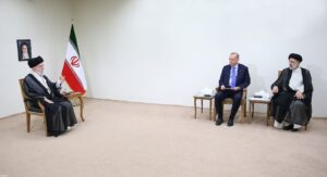 Supreme Leader of Iran Ali Khamenei speaks with Turkish President Recep Tayyip Erdoğan who is accompanied by Iranian President Sayyid Ebrahim Raisi. Photo: Presidency of Iran.