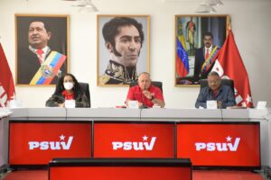 Deputy Diosdado Cabello escorted by PSUV officials during a press conference, Monday, July 18, 2022. Photo: PSUV.
