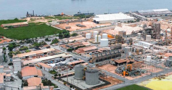 Aerial view of the vast Monómeros installation in Barranquilla, Colombia. Photo: monómeros.com.