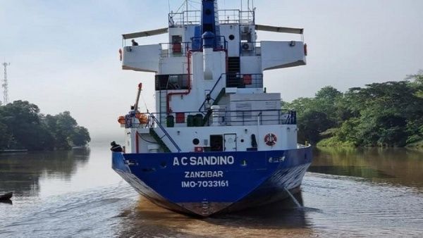 A ship carrying food for the Cuban people sets off from Nicaragua. Photo: 19Digital.