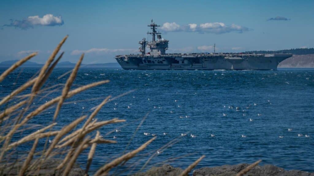 US aircraft carrier passing through a strait. Photo: Globallookpress.com/USNavy.