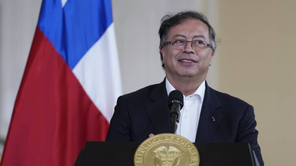 Colombian President Gustavo Petro gives a joint press conference with Chile's President Gabriel Boric at the presidential Narino Palace in Bogota, Colombia, Monday, Aug. 8, 2022. Photo: AP/Fernando Vergara