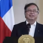 Colombian President Gustavo Petro gives a joint press conference with Chile's President Gabriel Boric at the presidential Narino Palace in Bogota, Colombia, Monday, Aug. 8, 2022. Photo: AP/Fernando Vergara