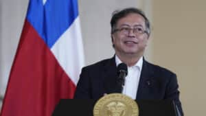 Colombian President Gustavo Petro gives a joint press conference with Chile's President Gabriel Boric at the presidential Narino Palace in Bogota, Colombia, Monday, Aug. 8, 2022. Photo: AP/Fernando Vergara