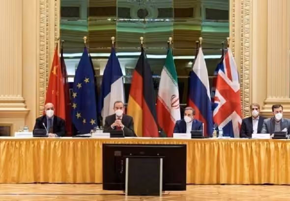 Representatives of the EU (L) and Iran (R) attend the Iran nuclear talks at the Grand Hotel in Vienna, Austria, on April 06, 2021. Photo: Getty Images.